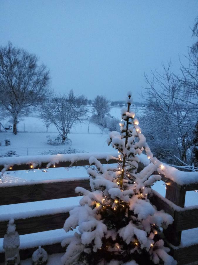 Entre Monts Et Collines B&B Et Spa En Option ภายนอก รูปภาพ